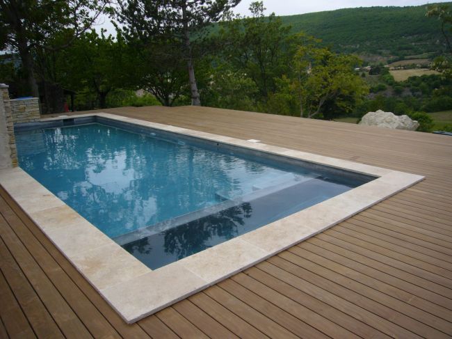 Plage en bois pour piscine Aix en provence